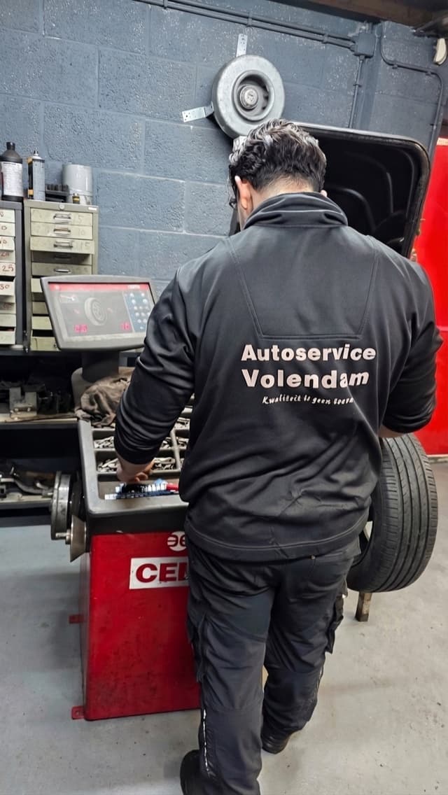 Monteur aan het werk