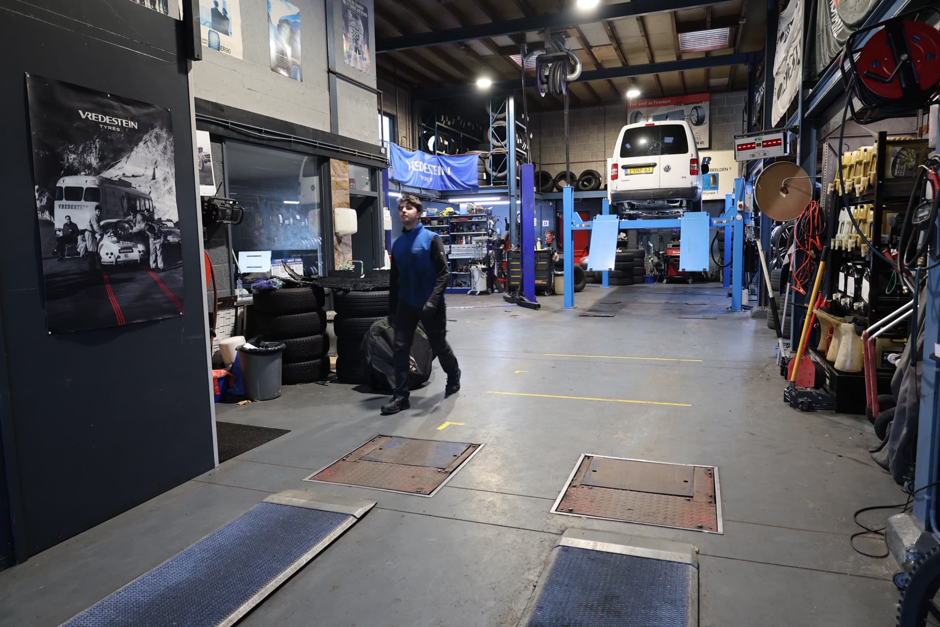 Monteur aan het werk